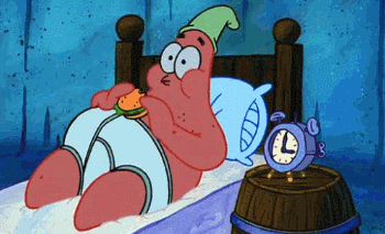 Патрик ест гамбургер ночью
